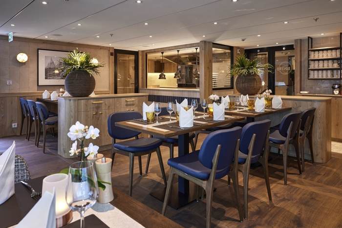 Viva Cruises Viva Two - Bistro 1.jpg